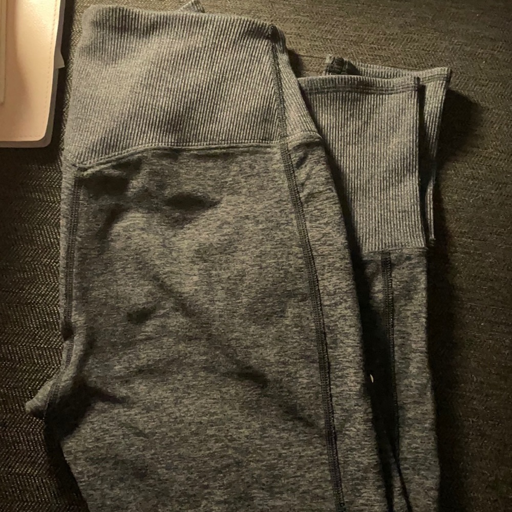 Alo Smoke Grey leggings